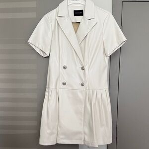 NWOT Dolce Cabo Ivory Short Sleeve Vegan Leather Dress, S